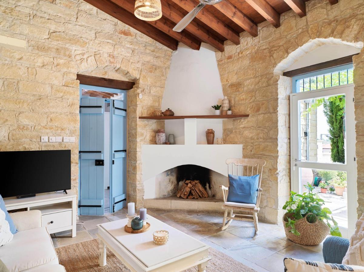 Villa Avgoustis Pachna Екстериор снимка
